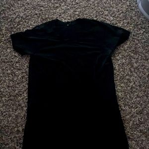 Cute black swiftly shirt from lululemon! Size 6 great condition